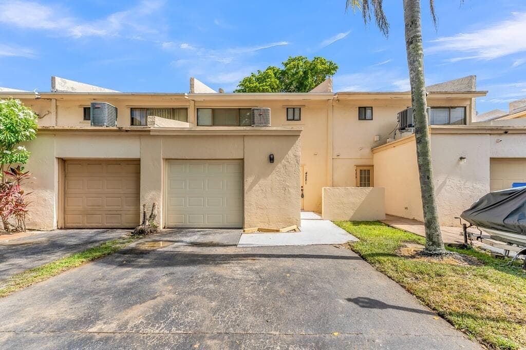 Photo of 4281 NW 76 Avenue, Davie