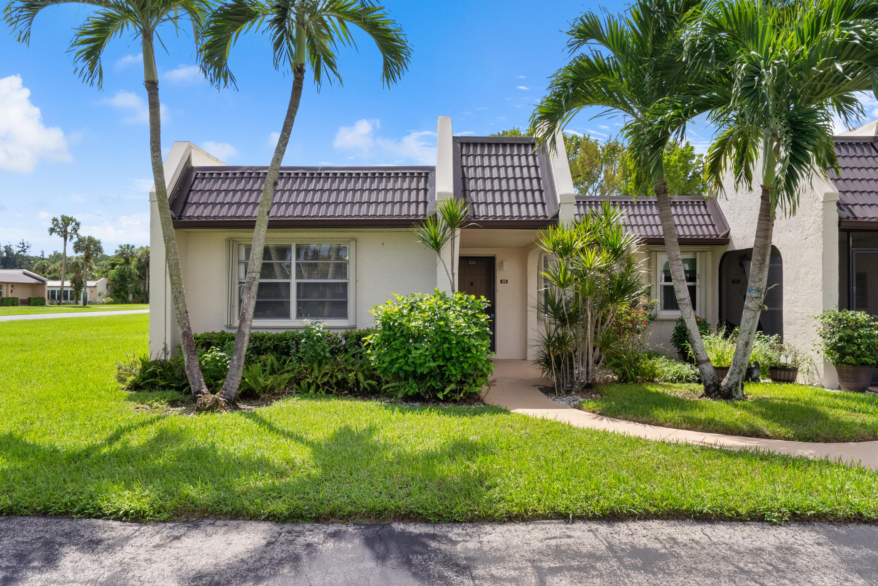 Foto de 100 Lake Rebecca Drive, West Palm Beach