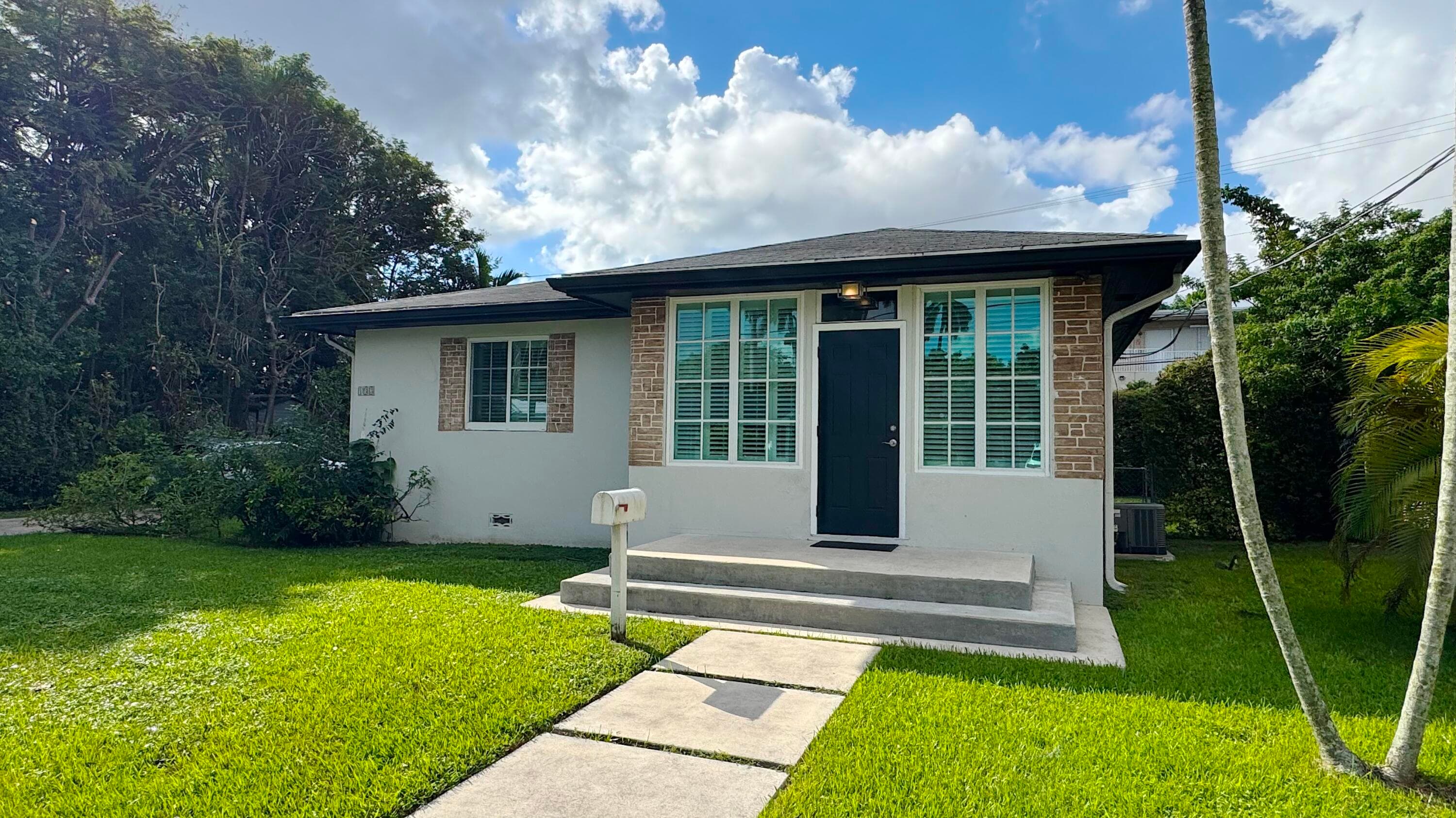 Photo of 133 SE 2nd Street, Dania Beach