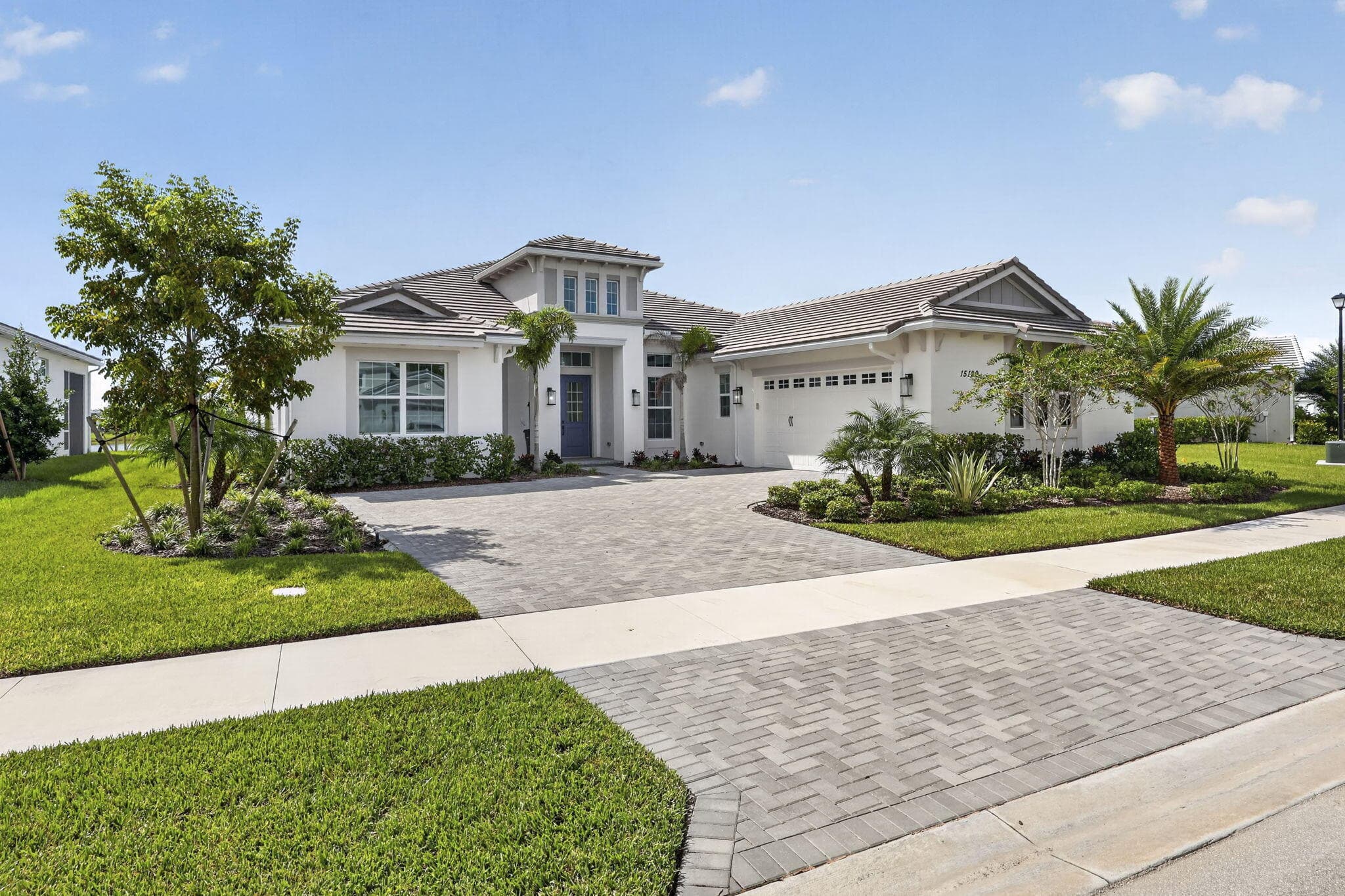 Foto de 15129 WILDWOOD Circle, The Acreage